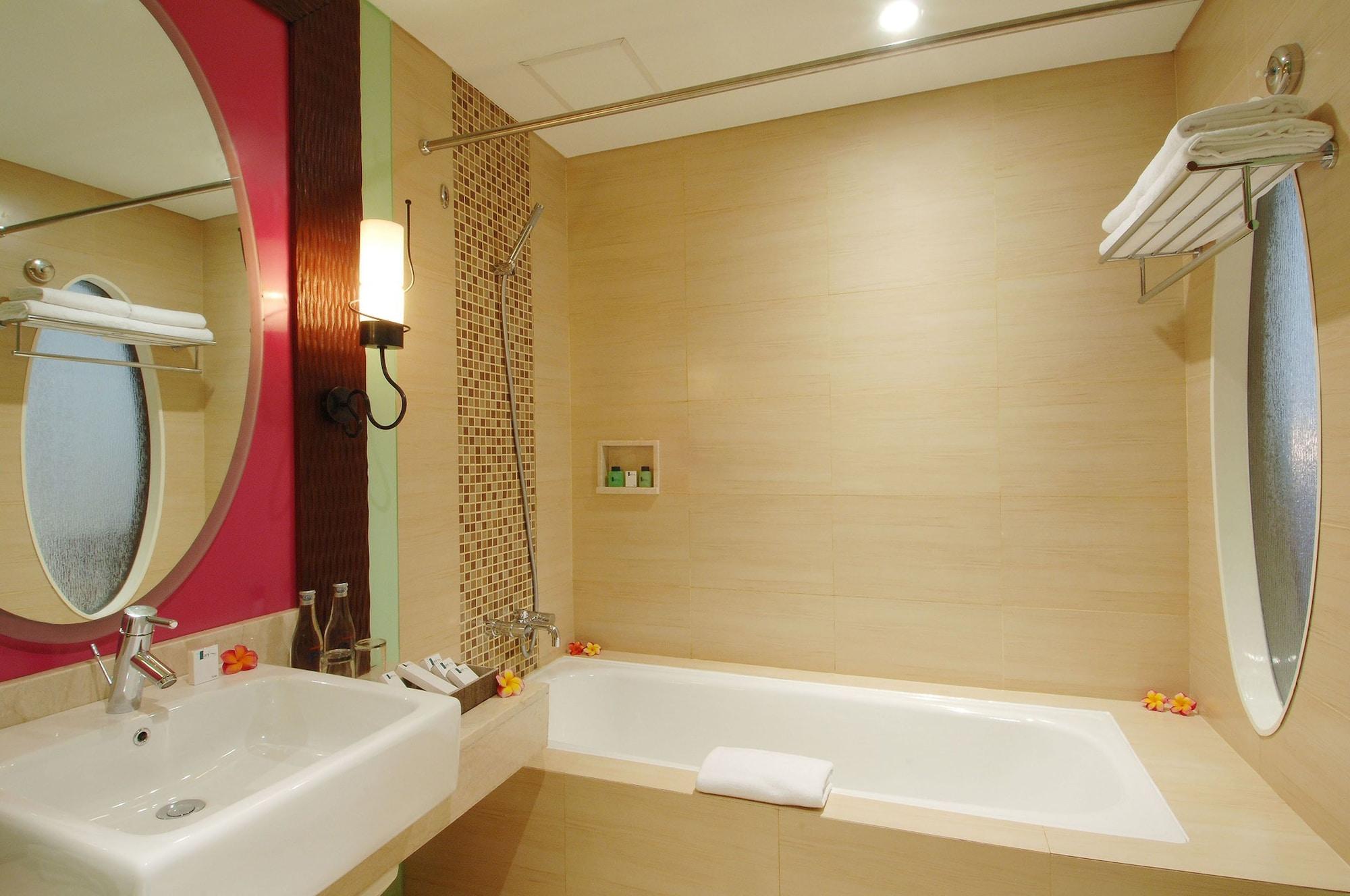 The Rani & 3* Kuta (Bali)